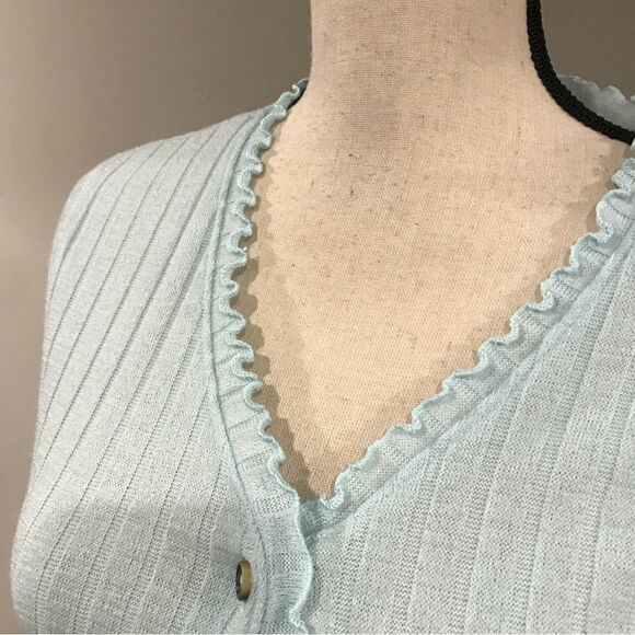Baby blue button down knit crop sweater - Picture 2 of 11
